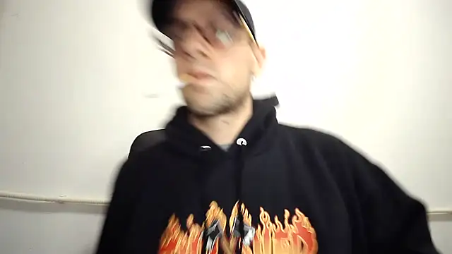 Snapshot of mikealcorleone chatting on December 18, 2024, 6:57 pm mikealcorleone online show from December 18, 2024, 6:57 pm