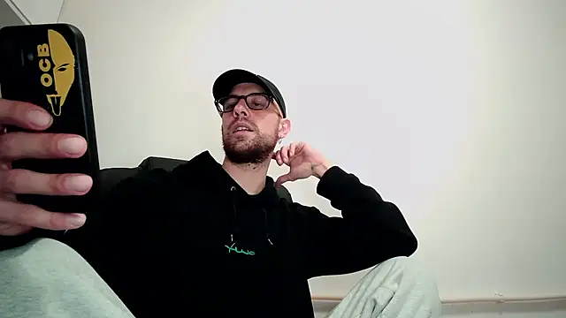 Snapshot of mikealcorleone chatting on February 20, 2025, 9:31 pm mikealcorleone online show from February 20, 2025, 9:31 pm