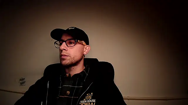 Snapshot of mikealcorleone chatting on January 19, 2025, 12:28 pm mikealcorleone online show from January 19, 2025, 12:28 pm