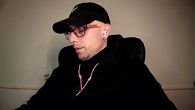 Snapshot of mikealcorleone chatting on February 25, 2025, 8:00 pm mikealcorleone online show from February 25, 2025, 8:00 pm