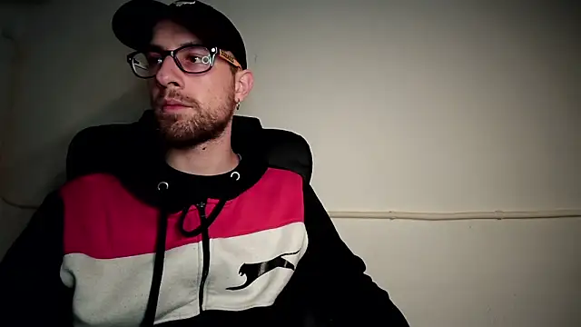 Snapshot of mikealcorleone chatting on March 17, 2025, 11:02 pm mikealcorleone online show from March 17, 2025, 11:02 pm