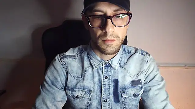 Snapshot of mikealcorleone chatting on November 21, 2025, 4:39 pm mikealcorleone online show from November 21, 2025, 4:39 pm