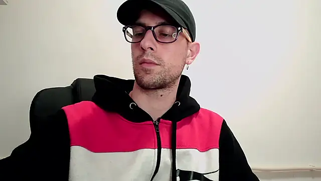 Snapshot of mikealcorleone chatting on February 2, 2025, 9:45 pm mikealcorleone online show from February 2, 2025, 9:45 pm