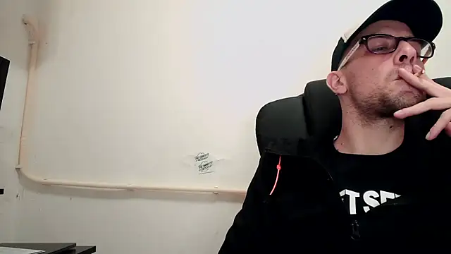 Snapshot of mikealcorleone chatting on January 21, 2025, 4:54 am mikealcorleone online show from January 21, 2025, 4:54 am