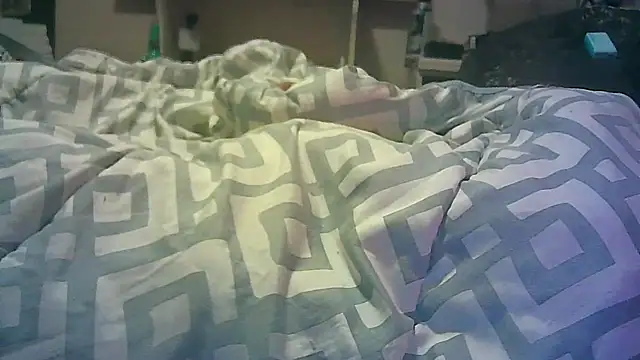 DI4MOND FIR3 online show from October 28, 2025, 2:23 am