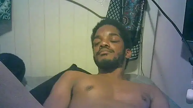 Snapshot of DI4MOND_FIR3 chatting on October 3, 2025, 10:00 pm DI4MOND FIR3 online show from October 3, 2025, 10:00 pm