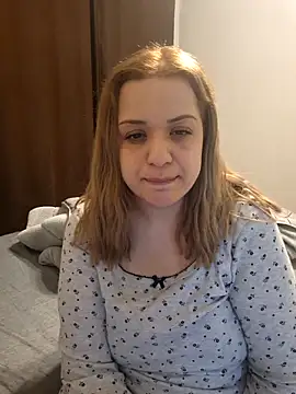 cansuozell online show from December 16, 2025, 6:56 pm