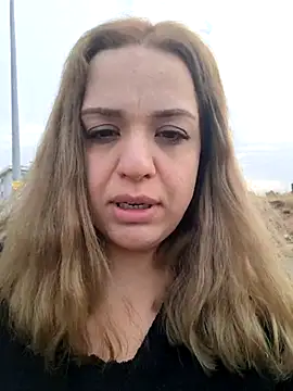 cansuozell online show from November 26, 2025, 5:40 am