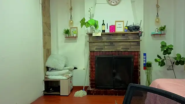 dulce celeste15 online show from April 15, 2026, 2:32 pm