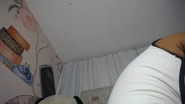 KOURTNEY-- online show from September 25, 2025, 1:44 am