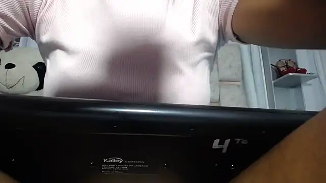 KOURTNEY-- online show from September 21, 2025, 1:33 am