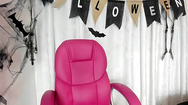 KOURTNEY-- online show from November 1, 2025, 2:18 am