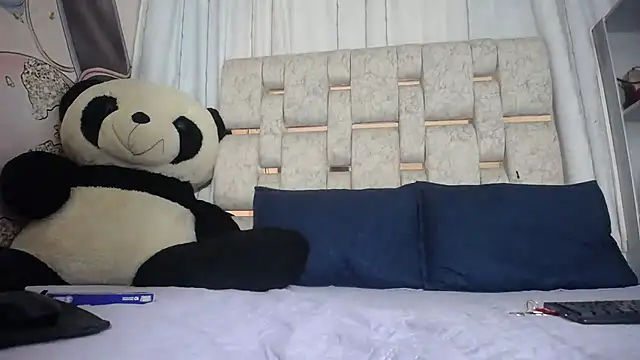 KOURTNEY-- online show from October 4, 2025, 1:40 am