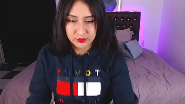 mia aira online show from March 11, 2025, 8:09 pm