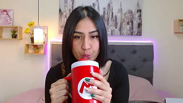 mia aira online show from September 14, 2025, 3:34 pm