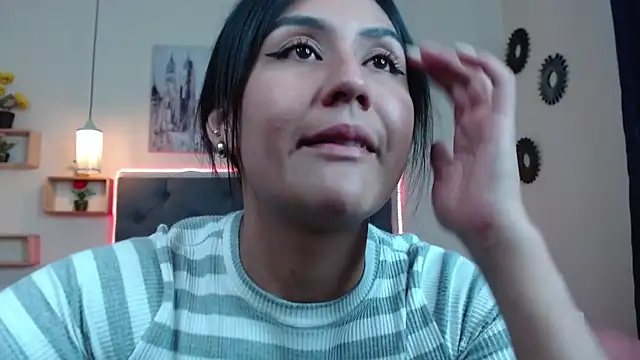 mia aira online show from March 2, 2025, 6:13 pm