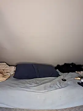 PNTlooker256 online show from April 16, 2026, 11:33 am