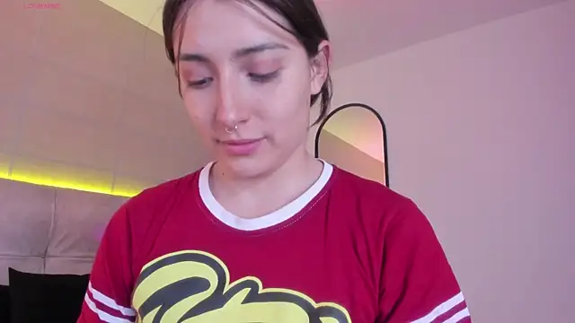 Karito-28 online show from November 7, 2025, 1:04 pm