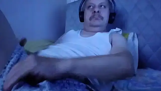 amylrmm1903 online show from November 17, 2025, 2:21 pm