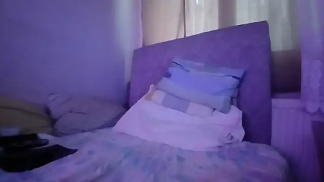 amylrmm1903 online show from November 21, 2025, 10:03 am