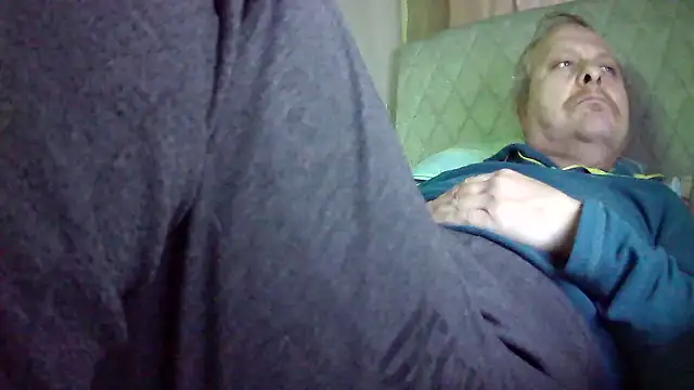 Snapshot of amylrmm1903 chatting on March 16, 2025, 3:28 pm amylrmm1903 online show from March 16, 2025, 3:28 pm