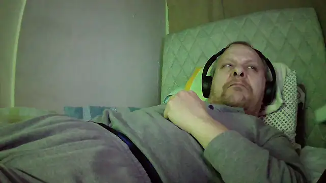 Snapshot of amylrmm1903 chatting on February 22, 2025, 5:35 pm amylrmm1903 online show from February 22, 2025, 5:35 pm