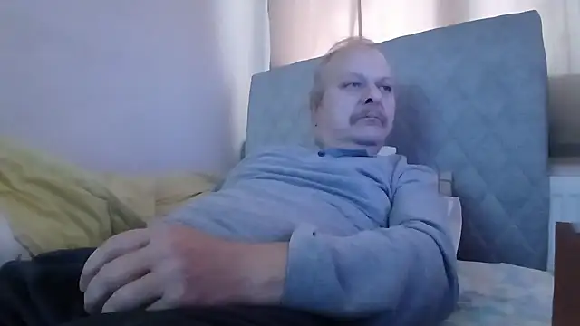 amylrmm1903 online show from November 16, 2025, 12:10 pm