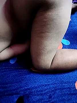 Priya-bhabi012 online show from October 27, 2025, 5:58 pm