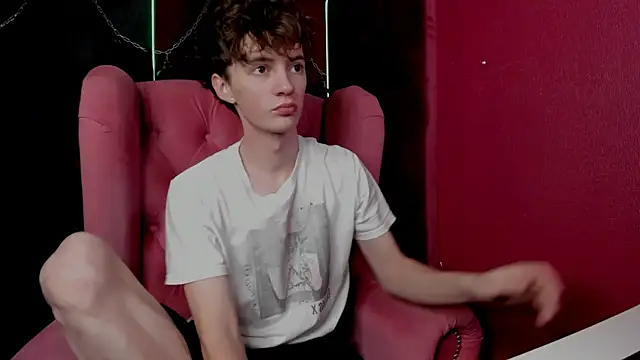 LukeSweet online show from November 28, 2025, 11:54 am