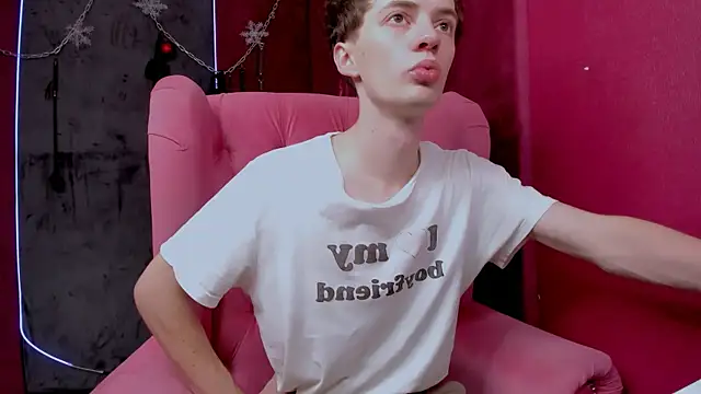 LukeSweet online show from December 22, 2025, 10:59 am