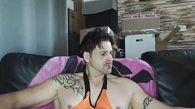 Snapshot of XxBigboybandxX chatting on April 17, 2026, 1:03 pm XxBigboybandxX online show from April 17, 2026, 1:03 pm