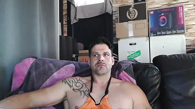 Snapshot of XxBigboybandxX chatting on March 31, 2026, 4:53 pm XxBigboybandxX online show from March 31, 2026, 4:53 pm