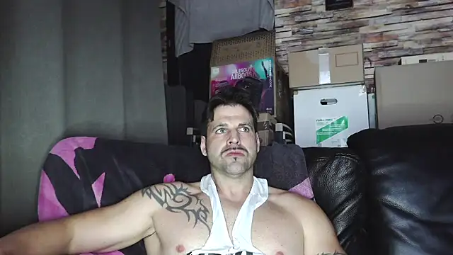 Snapshot of XxBigboybandxX chatting on March 4, 2026, 6:04 pm XxBigboybandxX online show from March 4, 2026, 6:04 pm