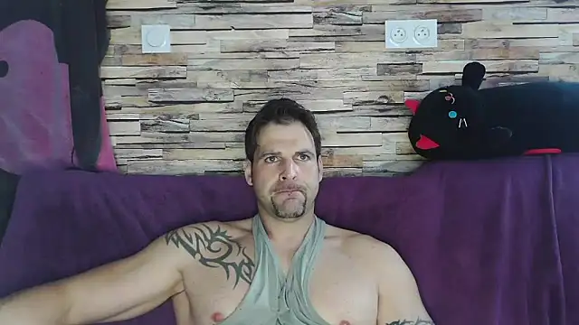 XxBigboybandxX online show from February 21, 2025, 2:06 pm