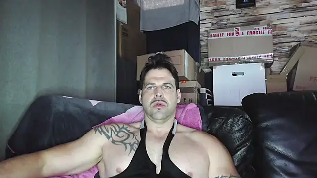 Snapshot of XxBigboybandxX chatting on April 11, 2026, 7:45 am XxBigboybandxX online show from April 11, 2026, 7:45 am