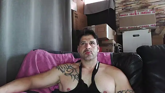 Snapshot of XxBigboybandxX chatting on April 10, 2026, 2:57 pm XxBigboybandxX online show from April 10, 2026, 2:57 pm