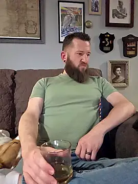 Snapshot of Icebearsticlese chatting on April 3, 2026, 1:56 am Icebearsticlese online show from April 3, 2026, 1:56 am