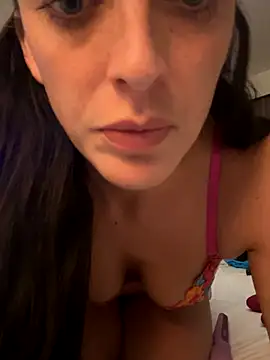 hornygirl98989 online show from November 8, 2025, 12:03 am