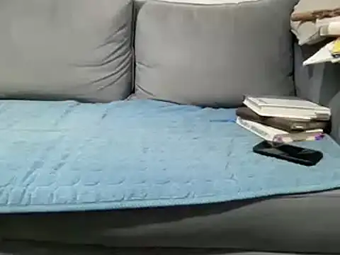 4small4inchlol online show from March 8, 2025, 9:08 pm