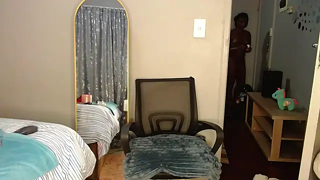 MissBigNipples online show from April 6, 2026, 1:56 am