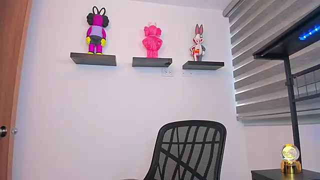 Gangster Girl online show from April 10, 2026, 5:31 pm