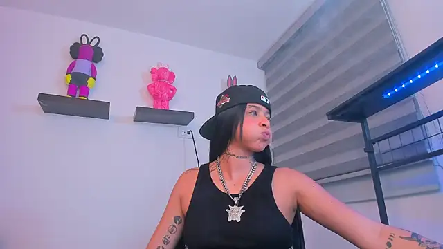 Gangster Girl online show from November 13, 2025, 12:47 am