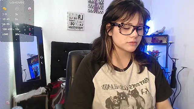 mixie cute online show from November 4, 2025, 1:26 pm