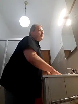 bluangelo online show from April 28, 2026, 4:33 pm