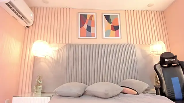 samyriverss online show from November 23, 2025, 10:47 am