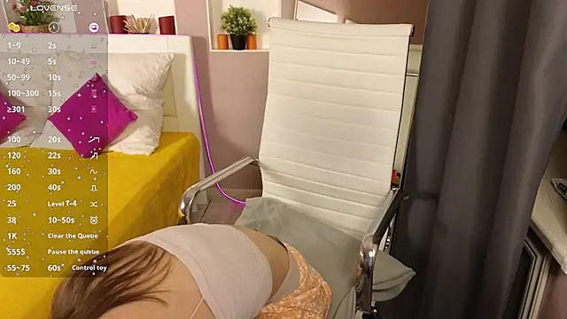 Snapshot of snezhqueen chatting on February 9, 2025, 5:22 pm snezhqueen online show from February 9, 2025, 5:22 pm