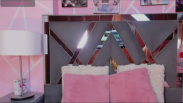 lila noa online show from September 17, 2025, 7:38 pm