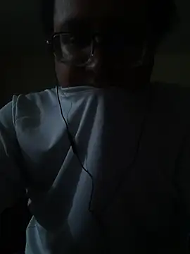 beautiful hands  online show from November 23, 2025, 8:13 am