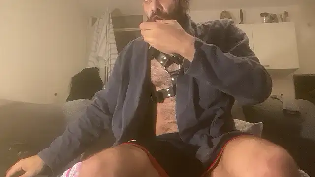 P4RtYBOII92 online show from September 11, 2025, 5:35 pm