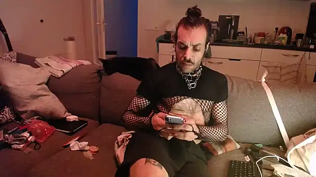 Snapshot of P4RtYBOII92 chatting on January 31, 2026, 11:03 pm P4RtYBOII92 online show from January 31, 2026, 11:03 pm